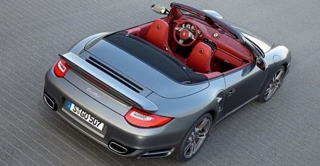2010 Porsche 911 Turbo Cabriolet  第7張相片