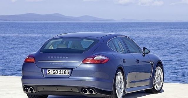 2010 Porsche Panamera 4S  第7張相片