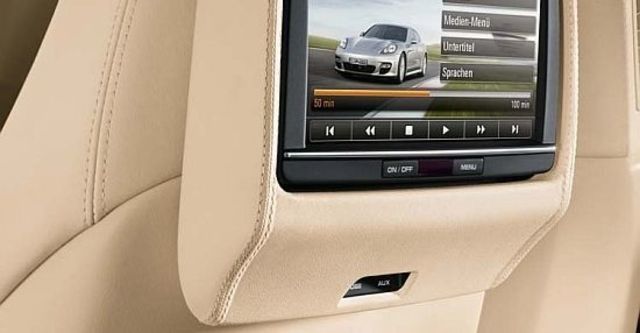 2010 Porsche Panamera 4S  第12張相片