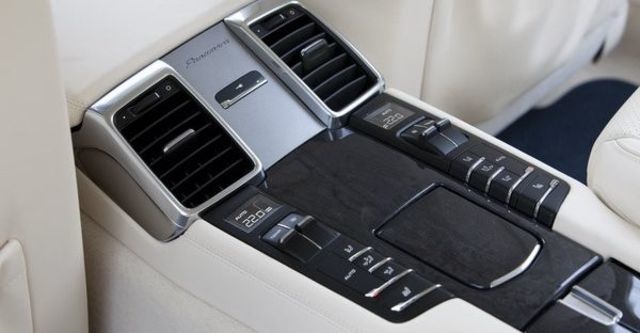 2009 Porsche Panamera 4S  第10張相片
