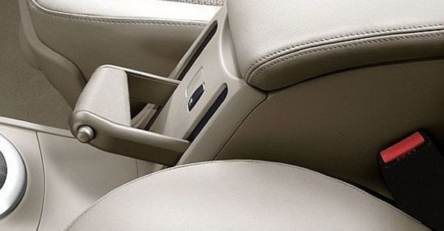 2010 Renault Megane Hatch 1.9 dCi  第6張相片