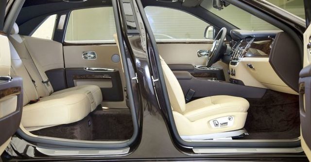 2014 Rolls-Royce Ghost 6.6 V12  第9張相片