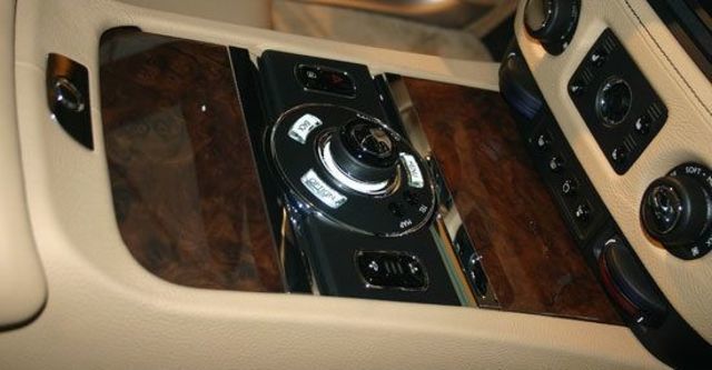2011 Rolls-Royce Ghost 6.6 V12  第10張相片