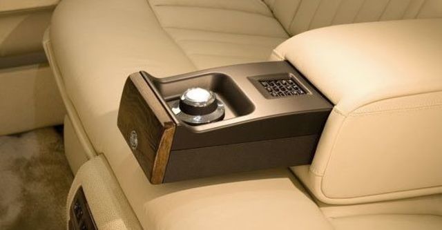 2011 Rolls-Royce Phantom 6.75 V12 EWB  第12張相片