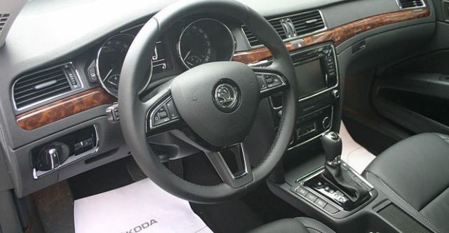 2015 Skoda Superb Combi 2.0 TDI Elegance  第9張相片