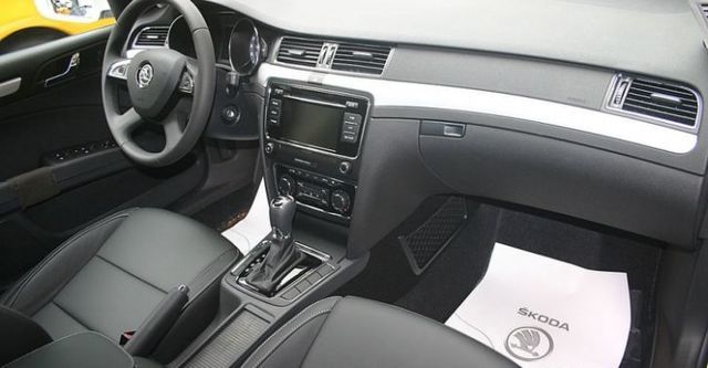 2014 Skoda Superb Sedan 1.8 TSI  第8張相片