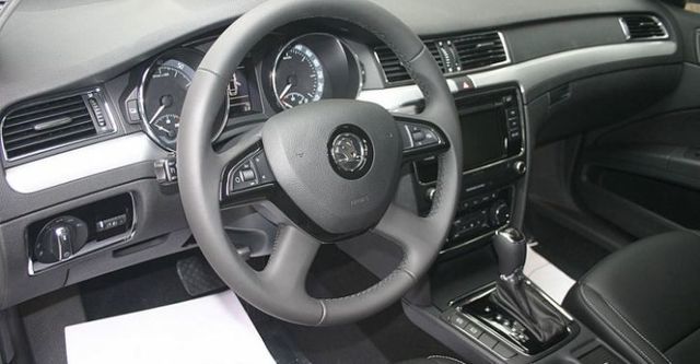 2014 Skoda Superb Sedan 1.8 TSI  第9張相片