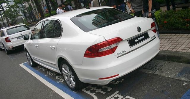 2014 Skoda Superb Sedan 2.0 TDI  第2張相片