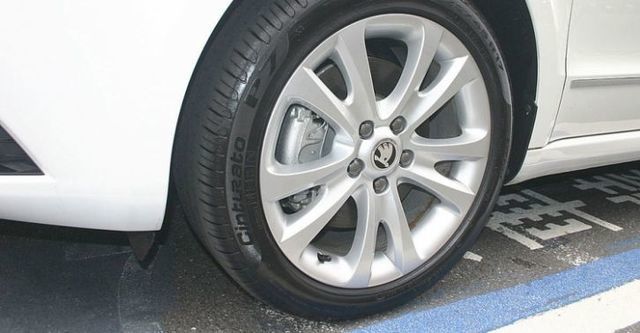 2014 Skoda Superb Sedan 2.0 TDI  第3張相片
