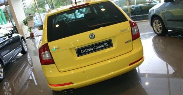 2013 Skoda Octavia Combi RS 2.0 TSI  第12張相片