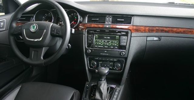 2013 Skoda Superb Combi 3.6 V6 L&K  第9張相片