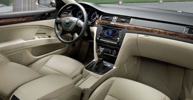 2013 Skoda Superb Sedan V6 FSI  第6張相片