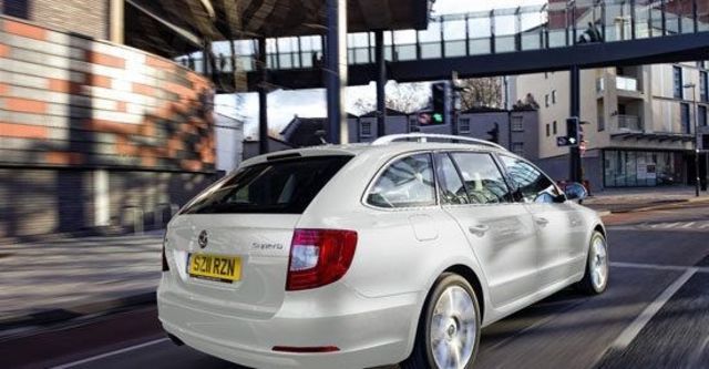 2012 Skoda Superb Combi 3.6 V6  第12張相片