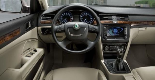2012 Skoda Superb Sedan 1.8 TSI  第8張相片