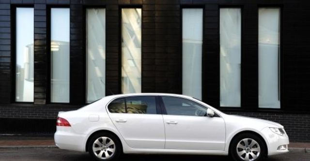 2012 Skoda Superb Sedan 2.0 TDI  第4張相片