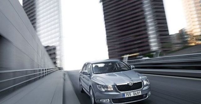 2011 Skoda Superb Sedan 1.8 TSI  第4張相片