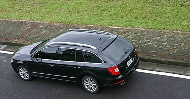 2010 Skoda Superb Combi 2.0 TDI  第3張相片