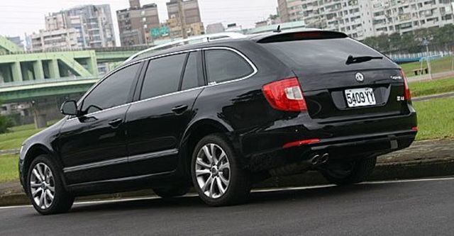 2010 Skoda Superb Combi 2.0 TDI  第4張相片
