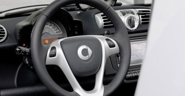 2011 Smart Fortwo Passion 62kW  第9張相片