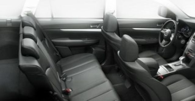 2010 Subaru Legacy Sedan 2.0i  第7張相片