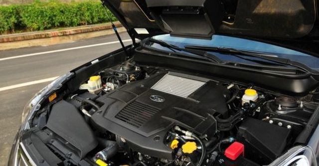 2010 Subaru Legacy Wagon 2.5GT  第6張相片