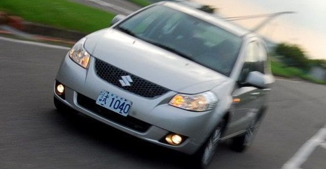 2010 Suzuki SX-4 Sedan GLX  第3張相片