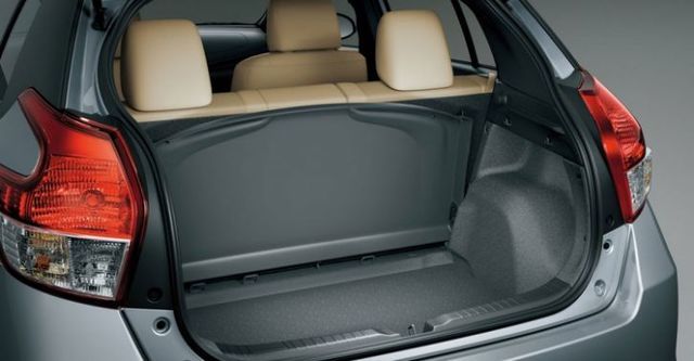 2015 Toyota Yaris 1.5豪華  第10張相片