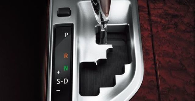 2013 Toyota Camry 2.5 G  第10張相片