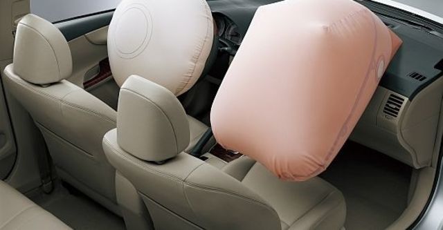 2013 Toyota Corolla Altis 1.8 J  第9張相片