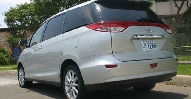 2013 Toyota Previa 2.4  第10張相片