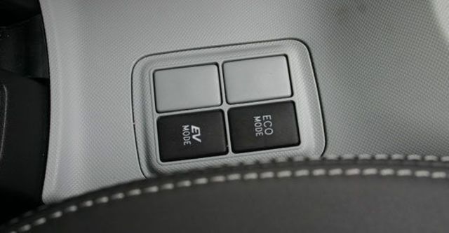 2013 Toyota Prius c 1.5  第5張相片