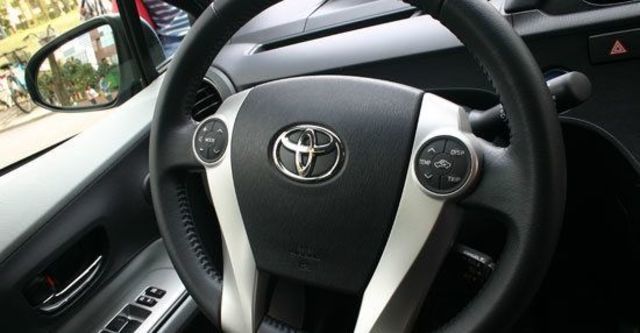 2013 Toyota Prius c 1.5  第14張相片