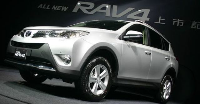 2013 Toyota RAV4 2.5 4WD旗艦版  第2張相片