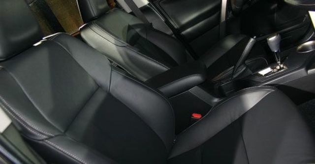 2013 Toyota RAV4 2.5 4WD旗艦版  第10張相片