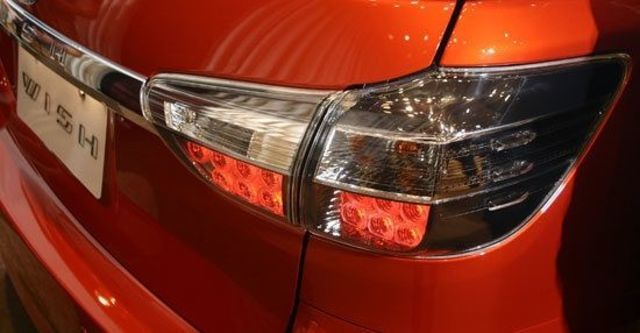 2013 Toyota Wish 2.0尊爵  第11張相片