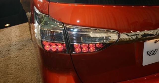 2013 Toyota Wish 2.0經典  第11張相片
