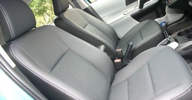 2012 Toyota Prius c 1.5  第7張相片