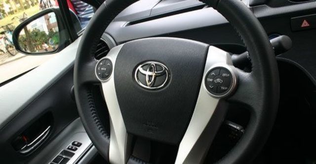 2012 Toyota Prius c 1.5  第14張相片