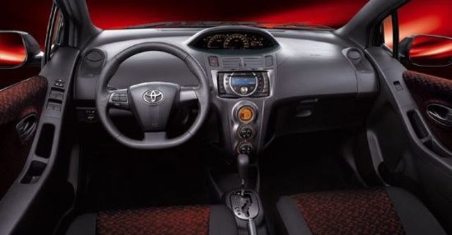 2012 Toyota Yaris 1.5 RS Fabric  第4張相片