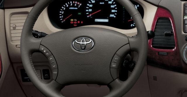 2011 Toyota Innova 2.7 E  第5張相片