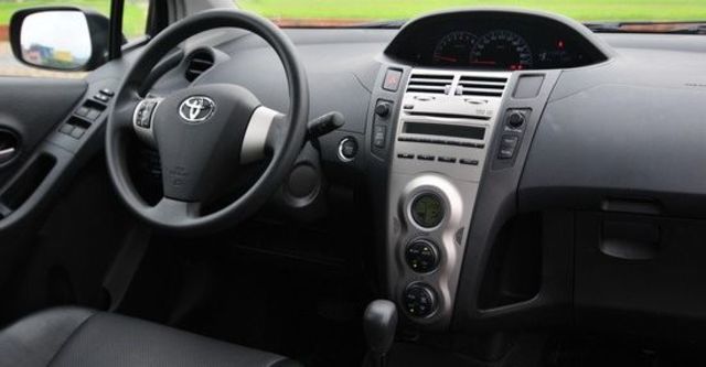 2011 Toyota Yaris 1.5 E  第4張相片