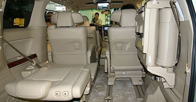2010 Toyota Alphard 2.4  第8張相片