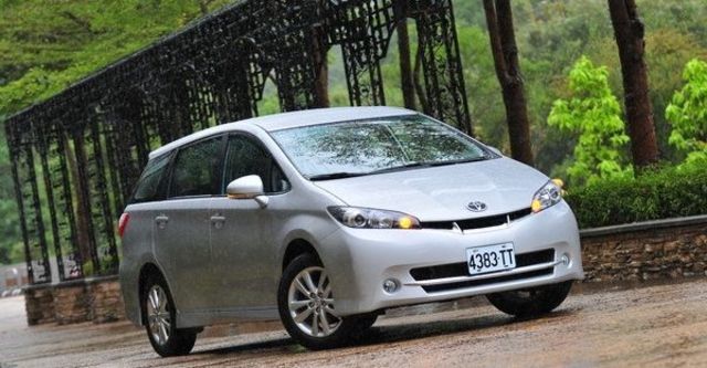 2010 Toyota Wish 2.0 G  第2張相片