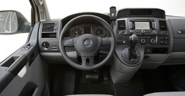 2015 Volkswagen Caravelle 2.0 TDI SWB榮耀版  第8張相片