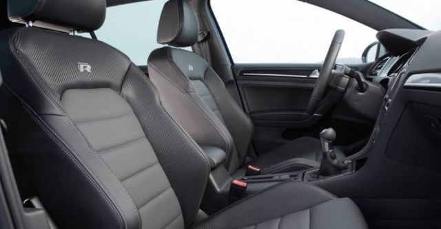 2015 Volkswagen Golf R  第9張相片