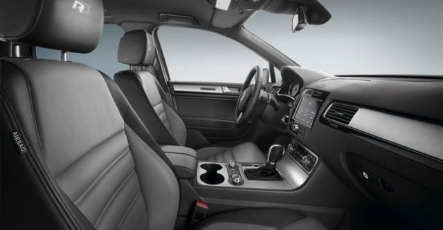 2015 Volkswagen Touareg 3.0 TDI BlueMotion R-Line  第9張相片