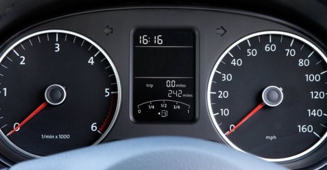 2014 Volkswagen Amarok 2.0 TDI M6  第10張相片