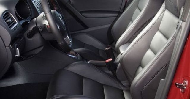 2013 Volkswagen Golf GTI  第9張相片