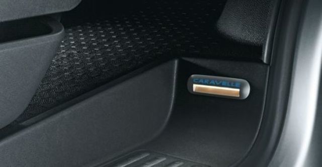 2012 Volkswagen Caravelle 2.0 TSI LWB雙滑門版  第4張相片