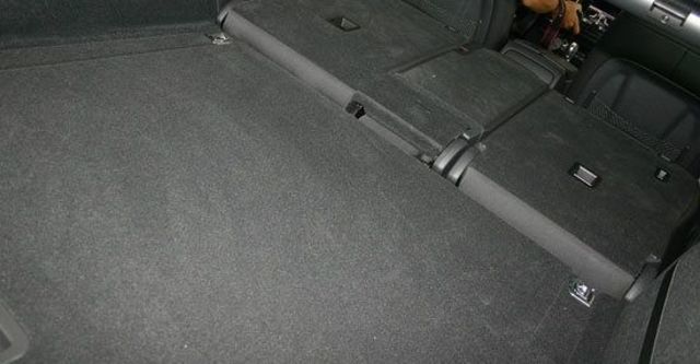 2012 Volkswagen Touareg 3.0 TDI BlueMotion R-Line  第9張相片